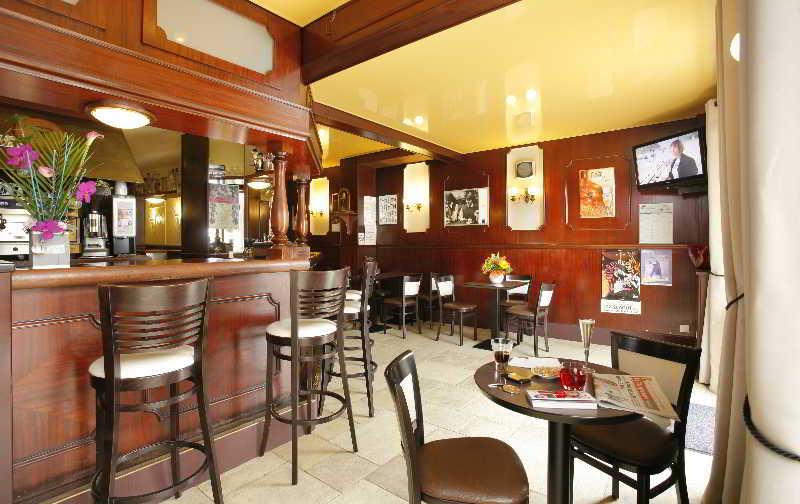 The Originals City, Hotel Du Chateau, 폰티비 외부 사진