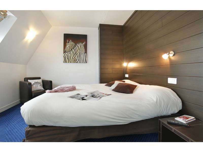 The Originals City, Hotel Du Chateau, 폰티비 외부 사진
