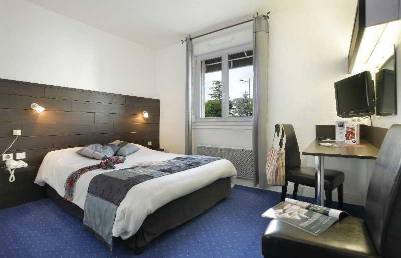 The Originals City, Hotel Du Chateau, 폰티비 외부 사진
